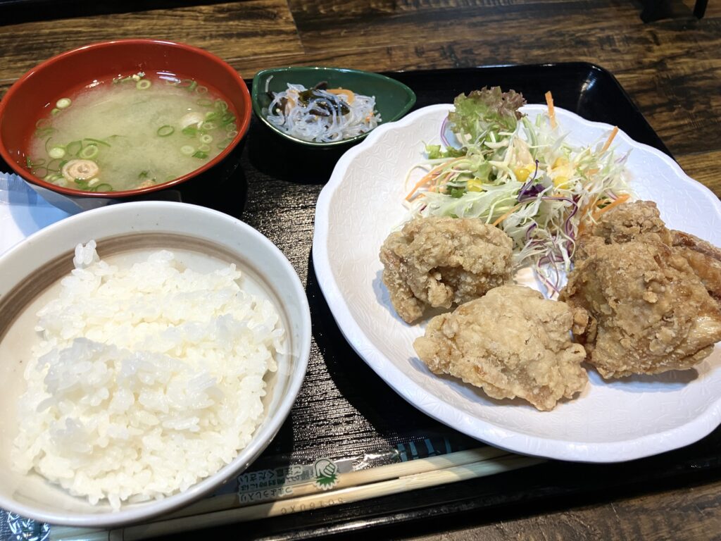 あいもり唐揚げ定食