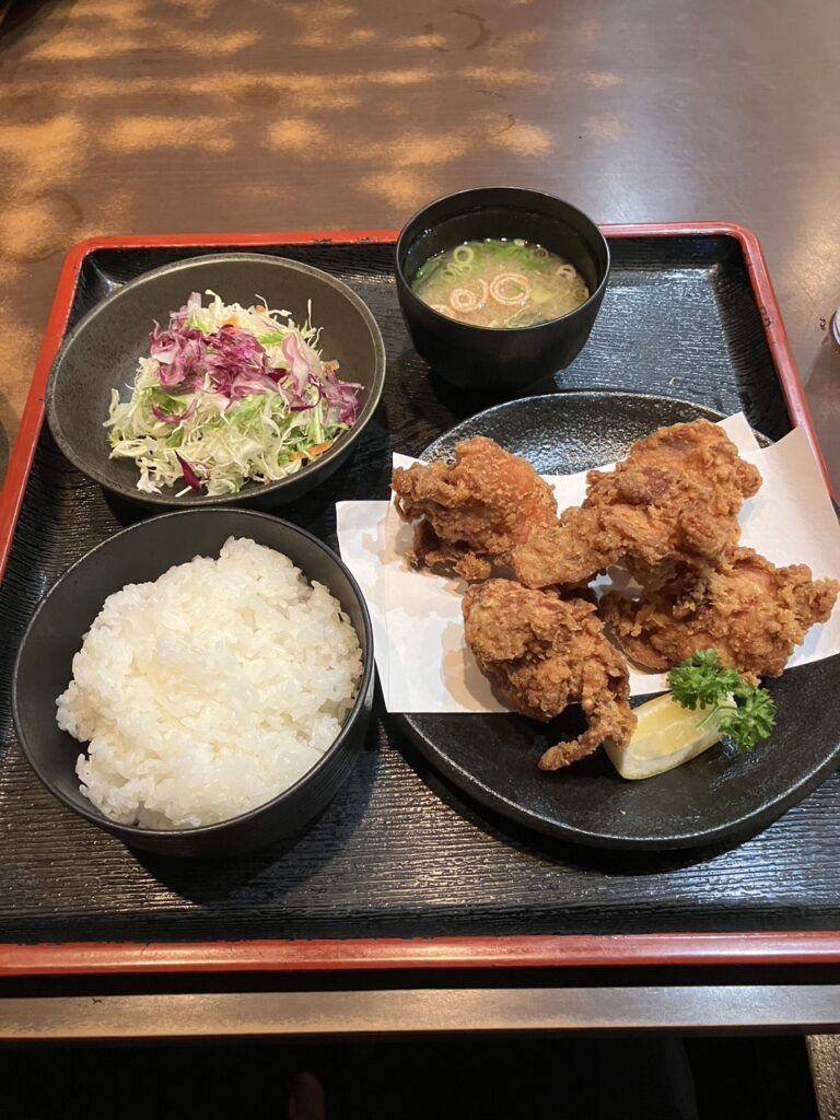 唐揚げ定食935円